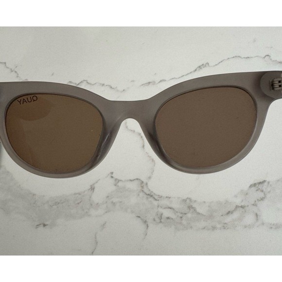 NEW Quay Australia Star Struck Cat Eye Kyle Jenner Sunglasses Gray/Brown - Picture 8 of 9